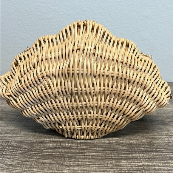 Tommy Bahama | Seashell 🐚 Bag w/ Gold Seashell Handle - Picture 5 of 14